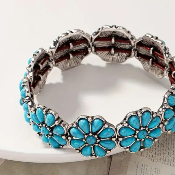 Jewelry - Turquoise Floral Silver Bracelet Stretch Western